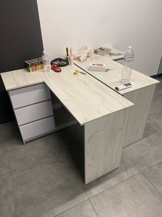 Стіл офісний багато