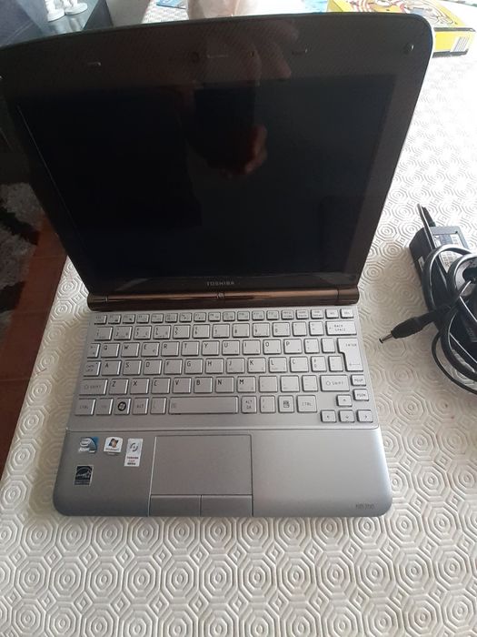 Toshiba nb200 como novo