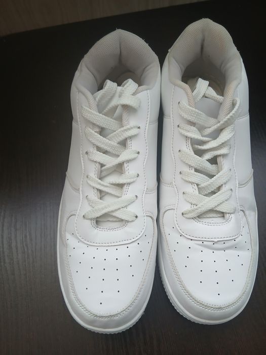 Білі кеди,кросівки