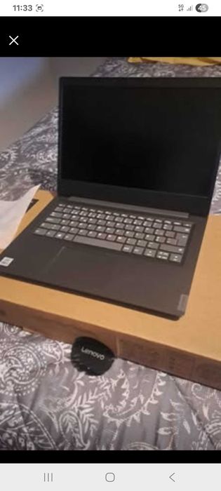 Portátil LENOVO em caixa