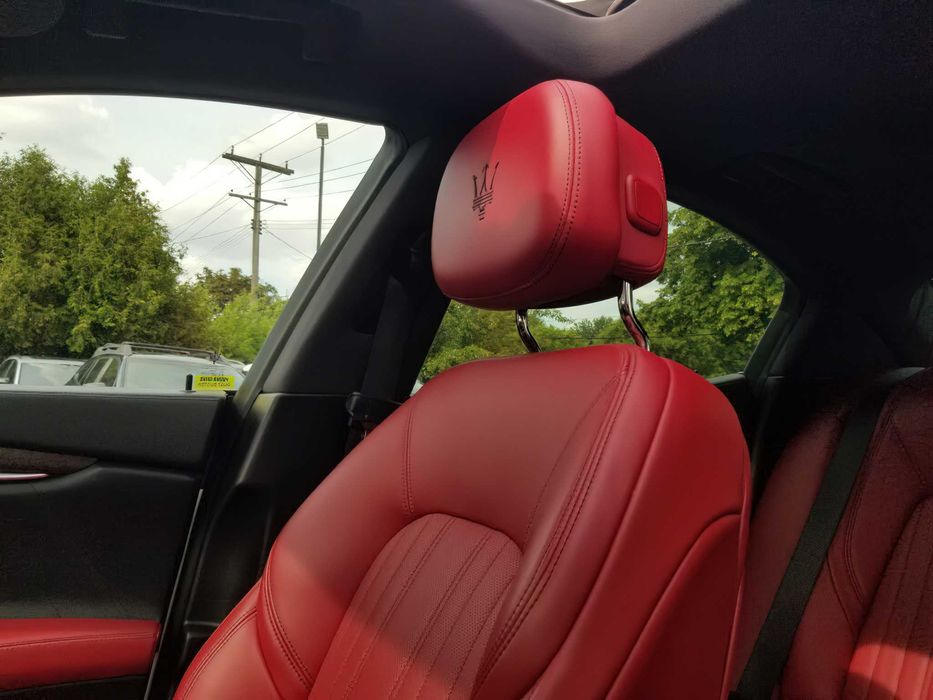 Maserati Ghibli      2019