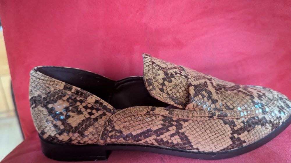Sapatos mocassim animal print Zara