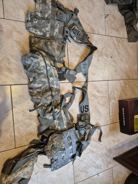 Kamizelkę taktyczna z oporządzeniem US Army UCP ASG