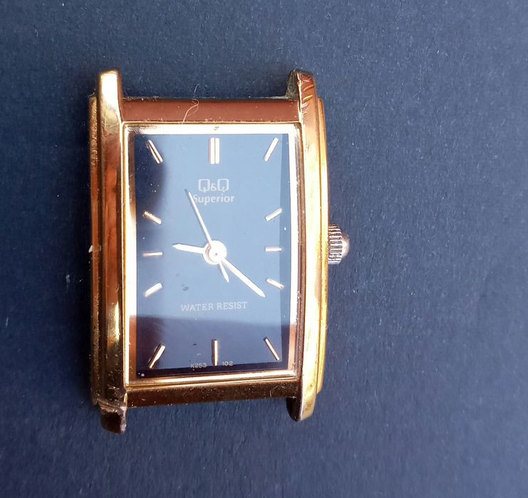 Часы женские ,наручные.