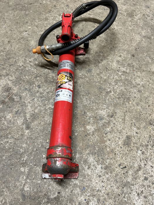Podnośnik hydrauliczny 10t pompa do rozpieraka