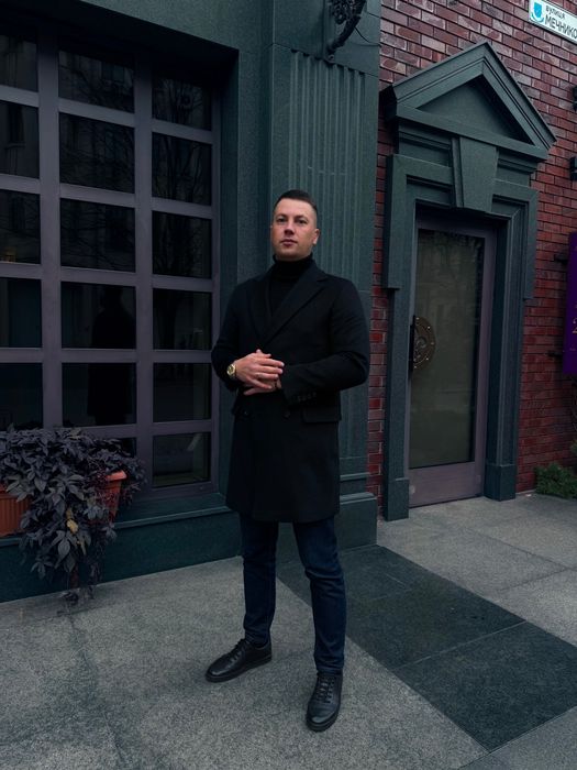 Класичне пальто бізнес стиль престижно виглядає