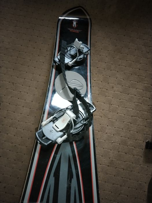 Deska snowboardowa NIDECKER szybkościowa agresywna 153 cm