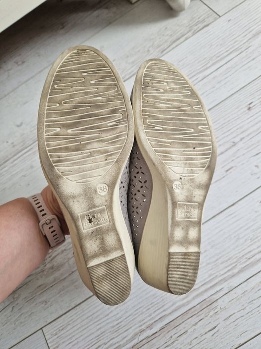 Buty na koturnie ażurowe rozm. 38