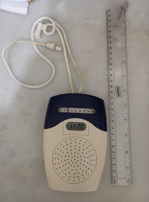 Radio para chuveiro com baterias
