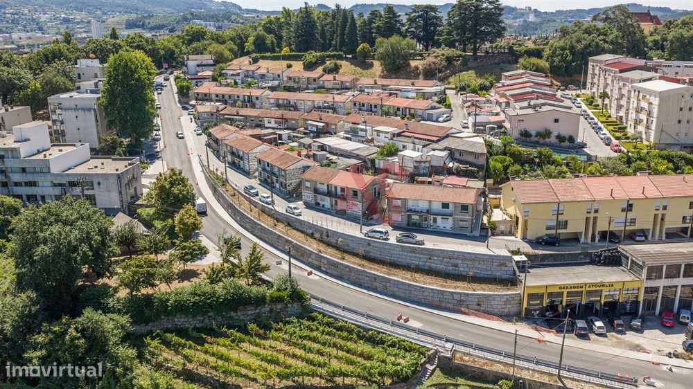 Andar Moradia T2 Térreo em Creixomil com Estúdio Independente – A 10 M