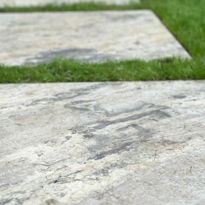 TRAWERTYN Silver Ash | bębnowane | kamień na TARAS | 61x61x3 cm