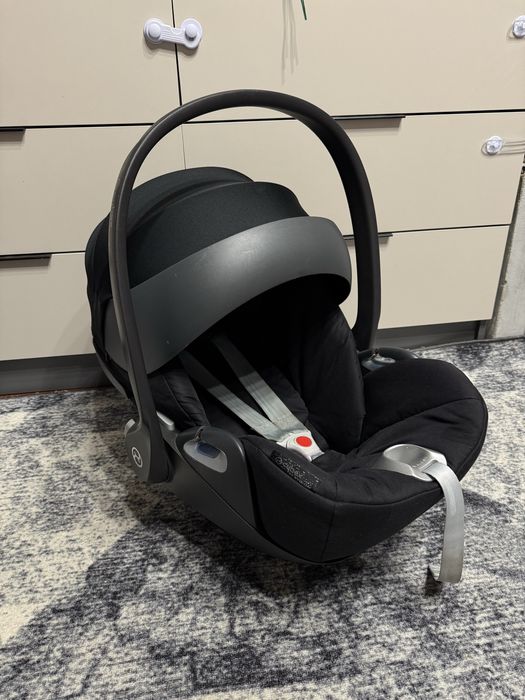 Автолюлька . Автокрісло Cybex