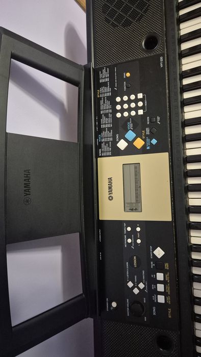 Keyboard Yamaha YPT-220 ze stojakiem