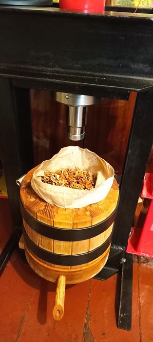 Масло  грецкого ореха,Олія горіха Волоського ,масло ореха Грецько