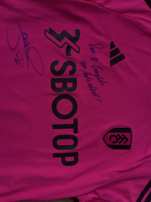Camisola do Fulham FC do João Palhinha, assinada pelo próprio.