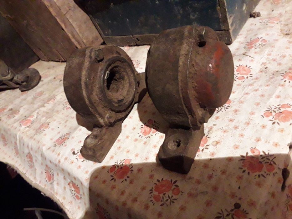 Опори з радіально-опорними підшипниками із с/г техніки. Номер 305 аш