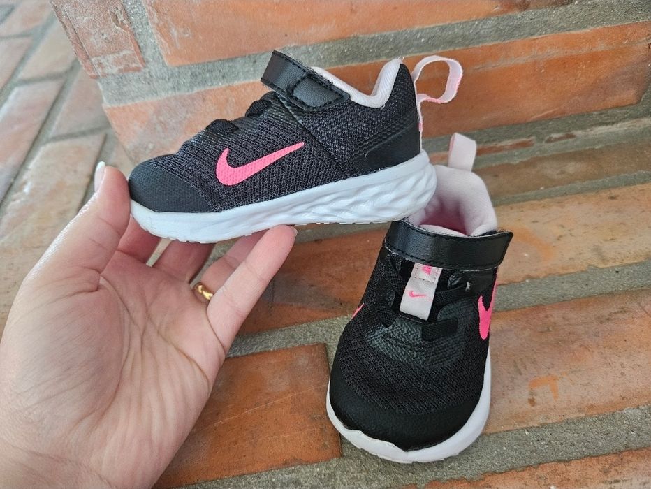 Ténis pretos Nike (19) como novos

Ténis usados 1vez, em excelente est