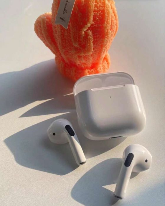 Fones de ouvido brancos