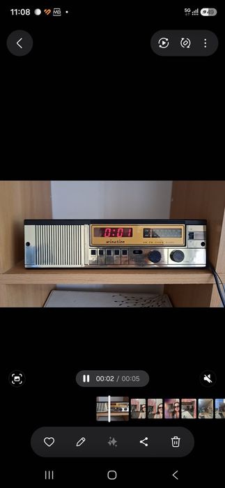 rádio-relógio encastrável  Vination (da década de 1970).
