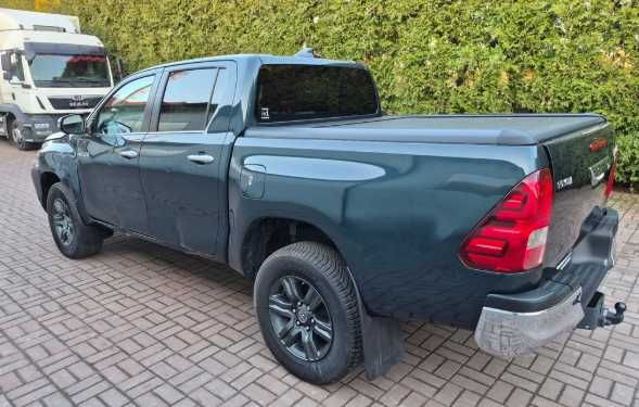 Разборка TOYOTA HILUX  бампер двері дзеркала фари крила Шрот