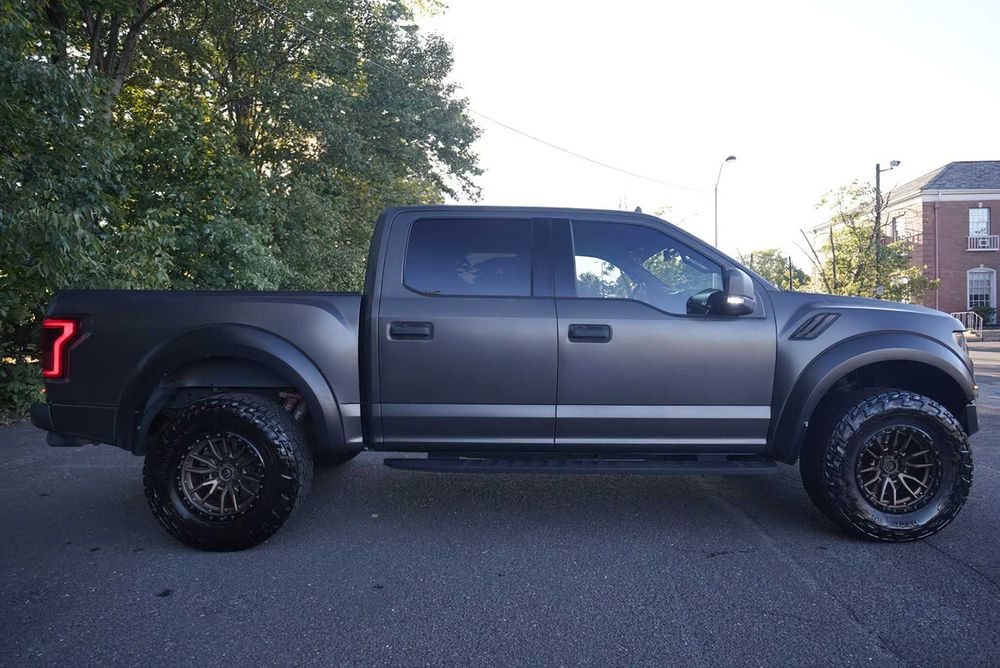 Ford F-150 Raptor SuperCrew      2019