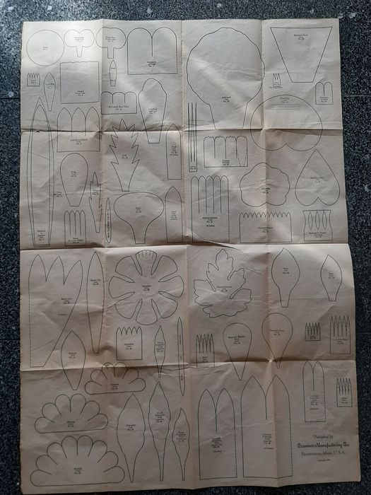 "How to Make Crepe Paper Flowers" + 4 rolos de papel crepe