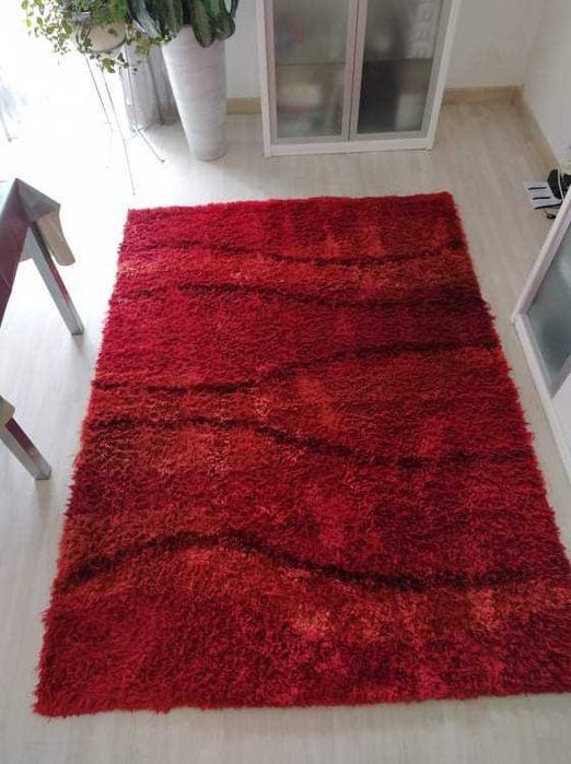 Carpete "Shaggy Charming" 230x160cm vermelho - em excelente estado!