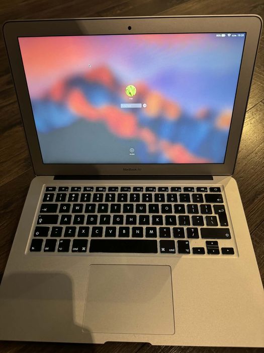 MacBook Air 13-inch stan idealny