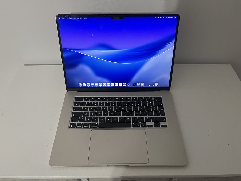 Macbook Air M2 stan idealny