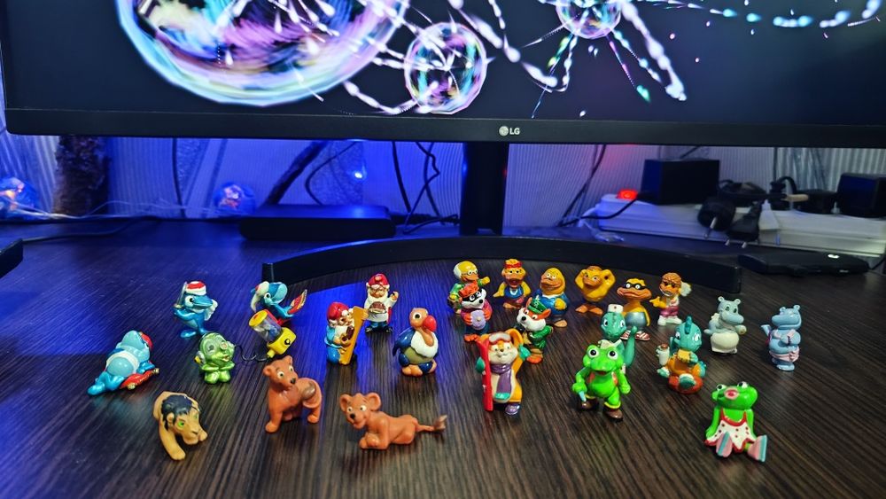 Іграшки з кіндер-сюрпризів