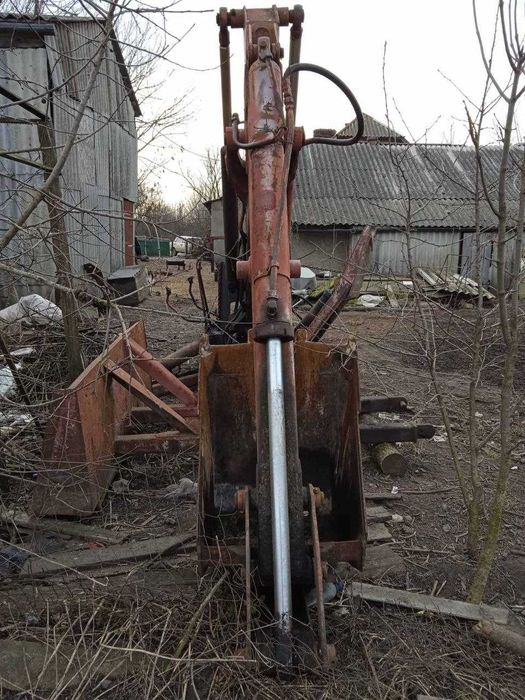 Экскаваторная  установка с отвалом от трактора ЮМЗ