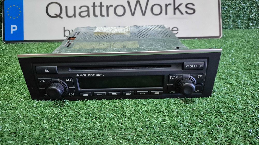 Rádio Original Audi Concert 1DIN Audi A4 B6 B7 8E 8H Ref. 8E0.035186D em Excelente Estado