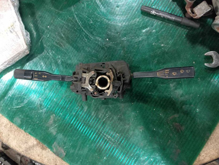 Підрульовий переключатель Mazda 626 gd 323 гітара мазда 626 gc замок