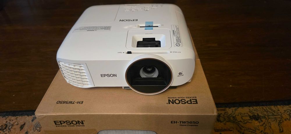 Projektor Epson EH-TW5650 Full HD 3D 300'' , stan bdb