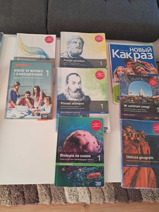 Sprzedam podręczniki do 1 kl LO