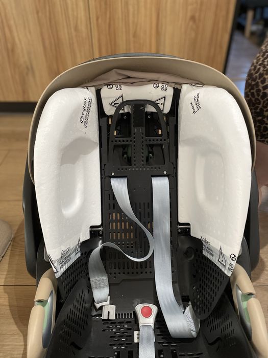 Fotelik cybex cloud T z bazą