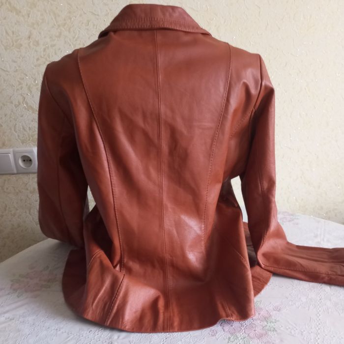Продам куртку женскую кожанную