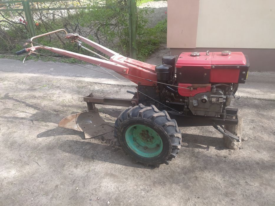 Продам мото блок 10 кс