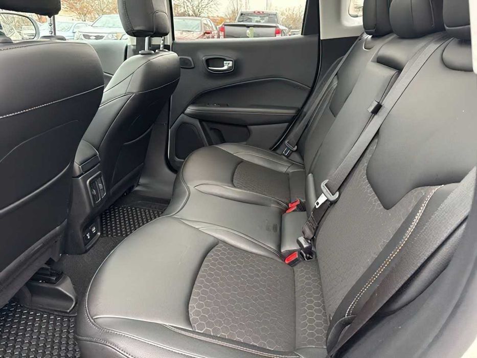 Jeep Compass      2021