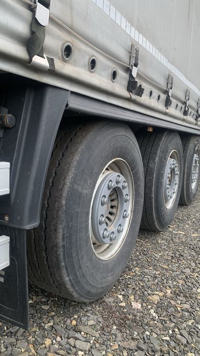 Напівпричіп тент Humbaur