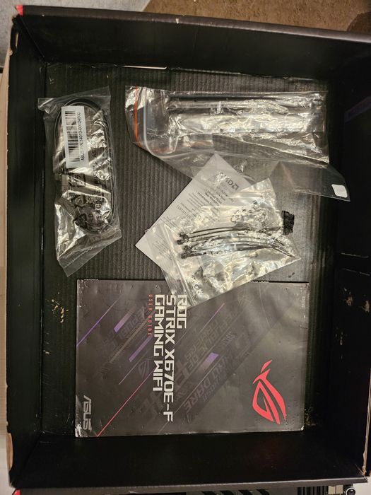 Материнська плата ASUS ROG CROSSHAIR X670E HERO WiFi 6E AM5 Ryzen5/7/9