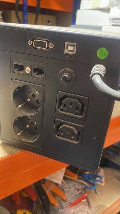 UPS FPS 1000VA - para reparar ou peças