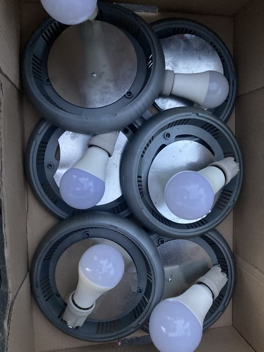 LED лампа со светильником