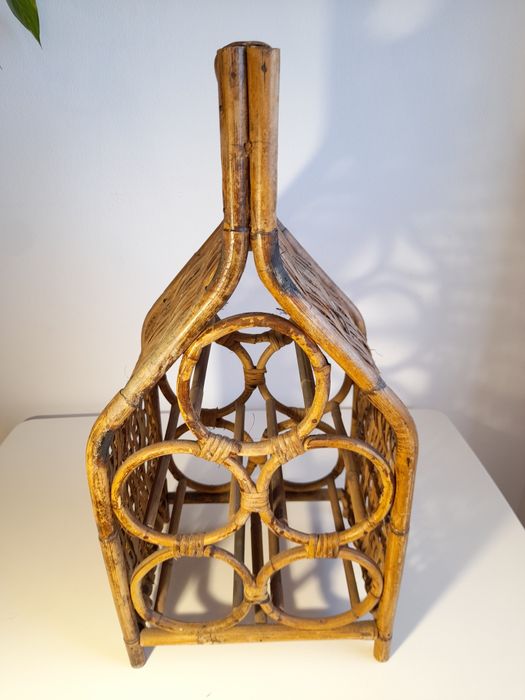 Garrafeira em vime