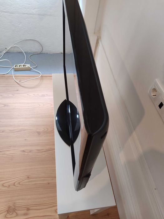 LG 32" com comando, e móvel