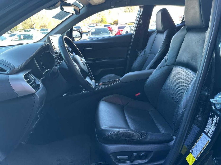 Toyota C-HR      2022