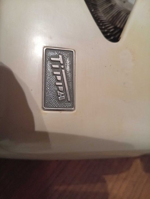 Vendo máquina de escrever antiga marca Adler