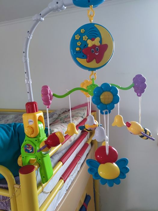 Продам дитяаий мобіль на кроватку
