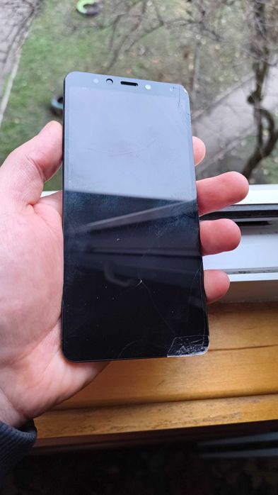 Телефон Xiaomi Redmi 5 3/32 Гб Black