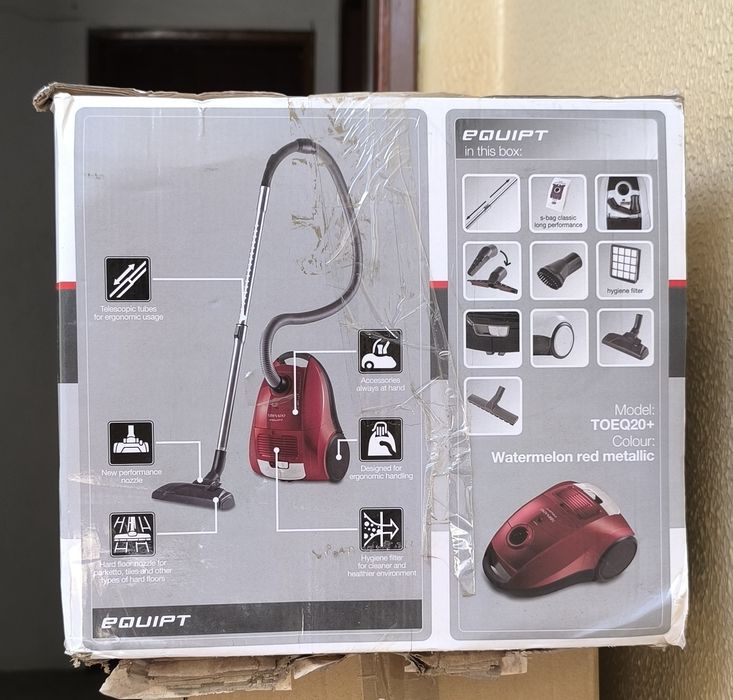 Aspirador Tornado 
Novo na caixa nunca aberto! 
2200W - vários acessórios